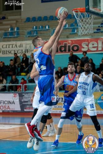 Lions - Scauri 63-56 00056